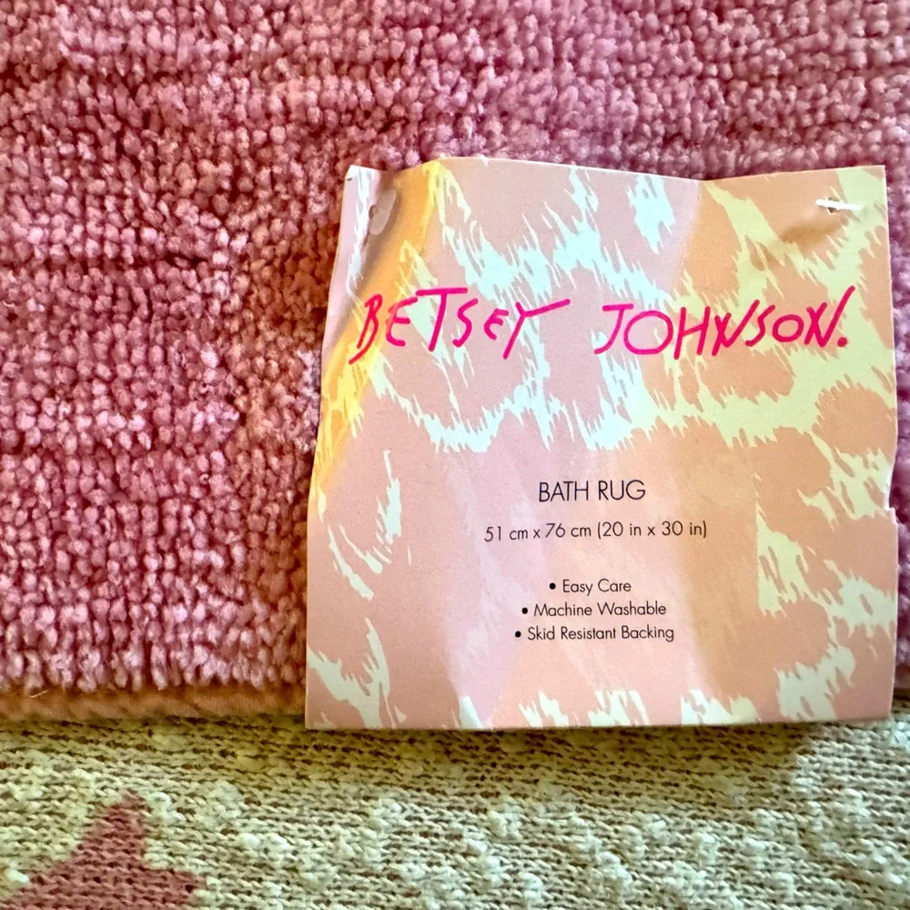 HTF Betsy Johnson Pink Skull Bath Mat Betsy Johnson Halloween BNWT Viral